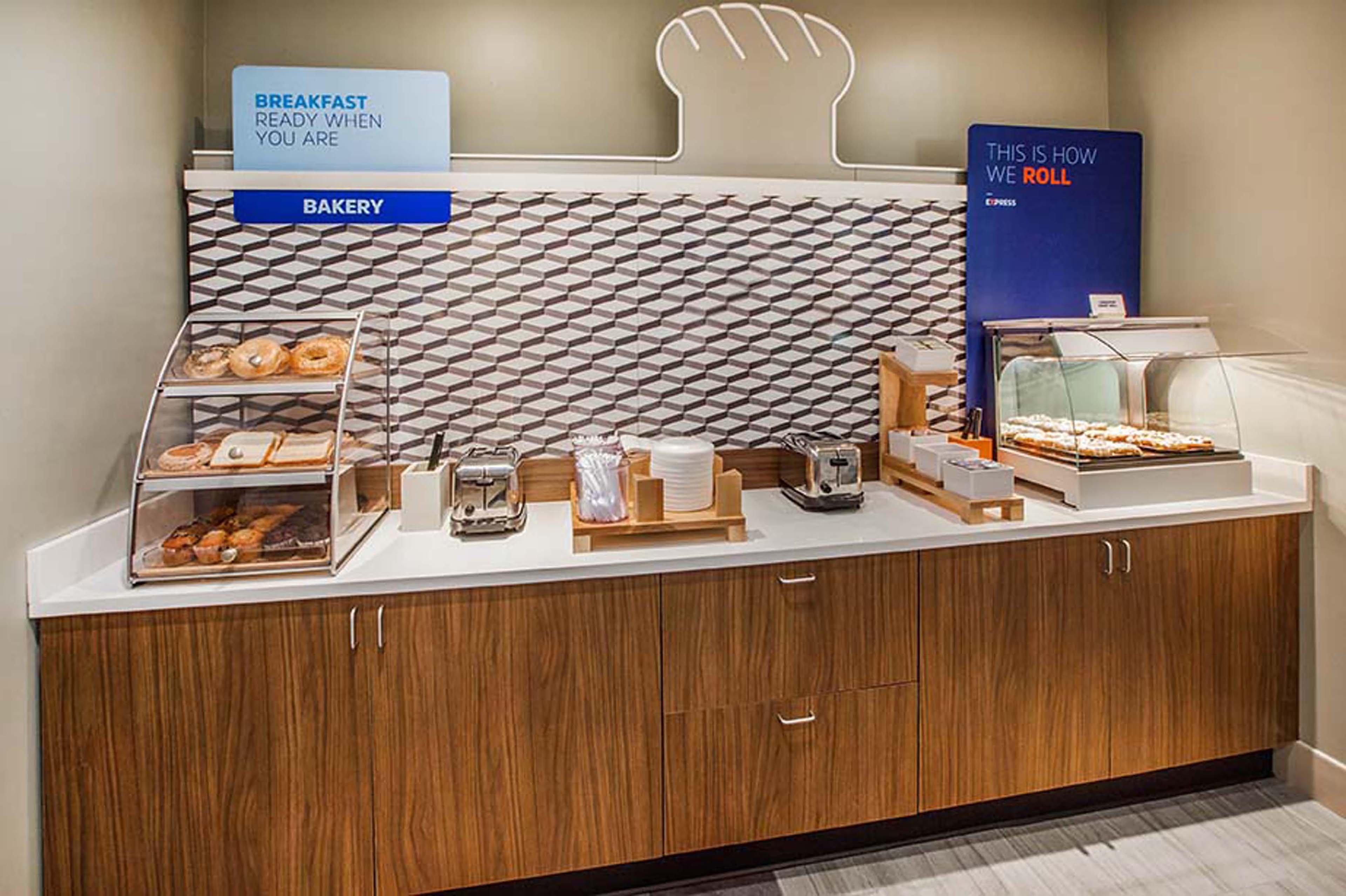 Holiday Inn Express & Suites Mobile West I-10 By Ihg Tillmans Corner Buitenkant foto