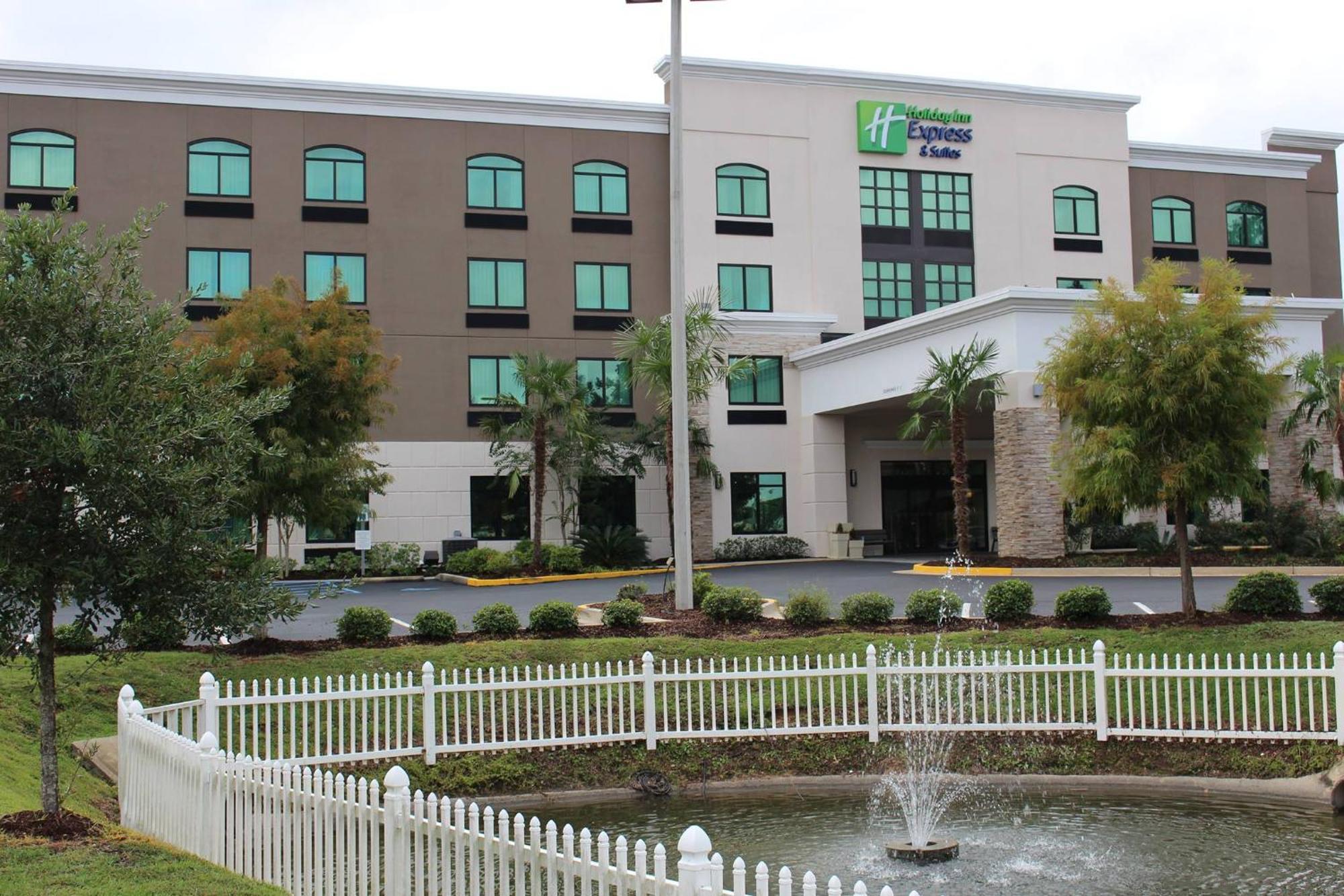 Holiday Inn Express & Suites Mobile West I-10 By Ihg Tillmans Corner Buitenkant foto