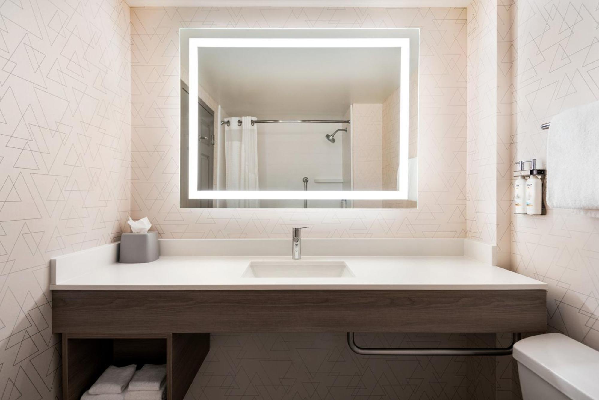 Holiday Inn Express & Suites Mobile West I-10 By Ihg Tillmans Corner Buitenkant foto