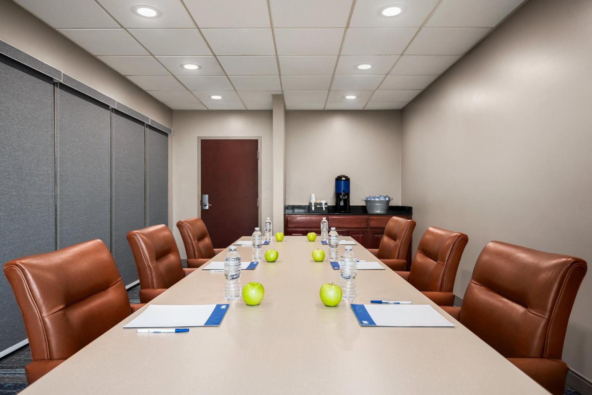 Holiday Inn Express & Suites Mobile West I-10 By Ihg Tillmans Corner Buitenkant foto